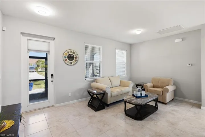 Entry, dining area or front sitting room