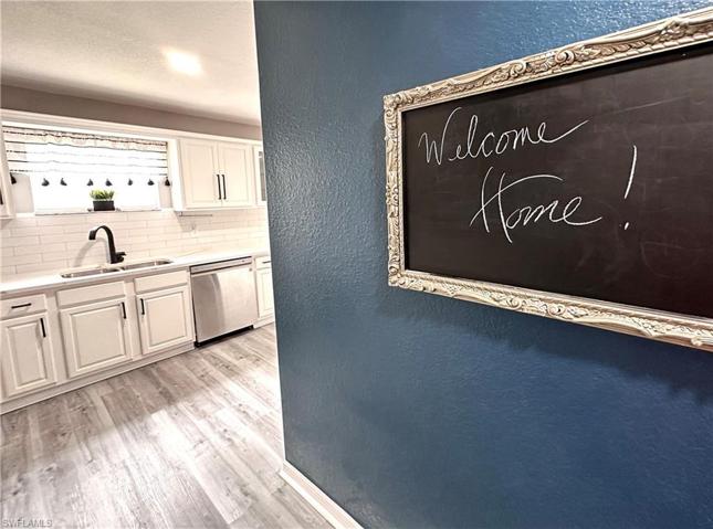 L-shaped kitchen (pantry hallway side)