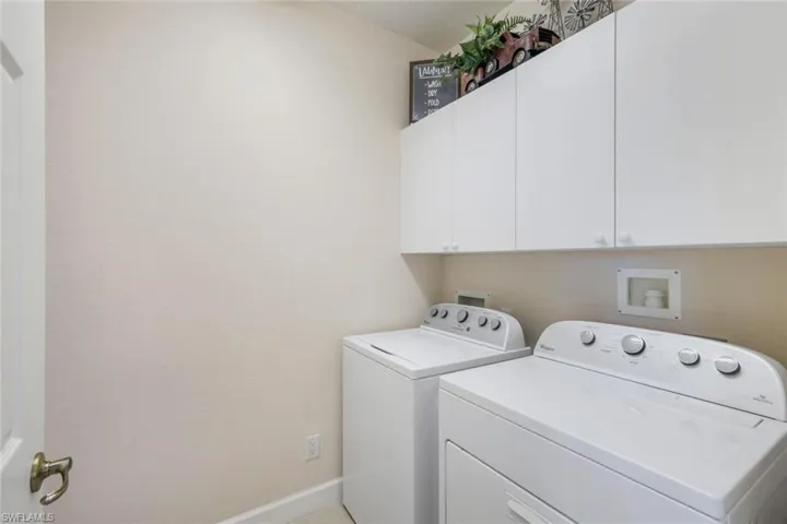 w/Utility sink