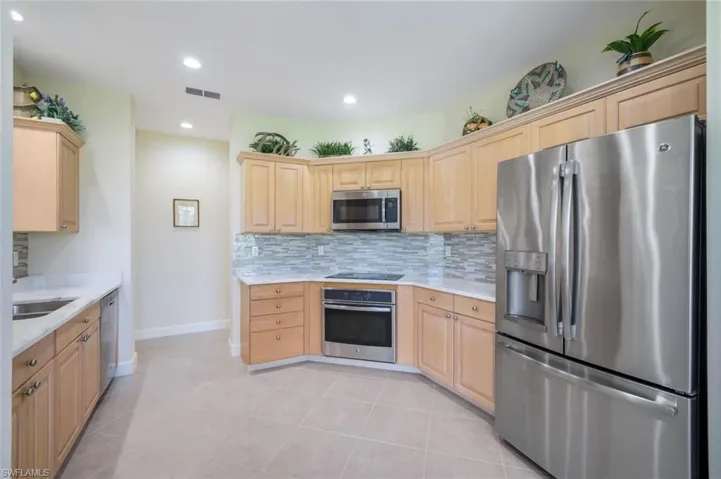 2355  Mont Claire  DR, Naples, FL 34109