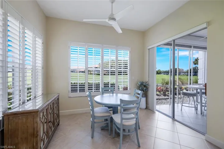 Kitchen dining w/3 sides of windows