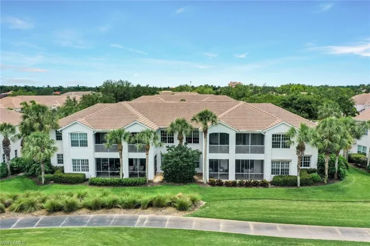 2355  Mont Claire  DR, Naples, FL 34109