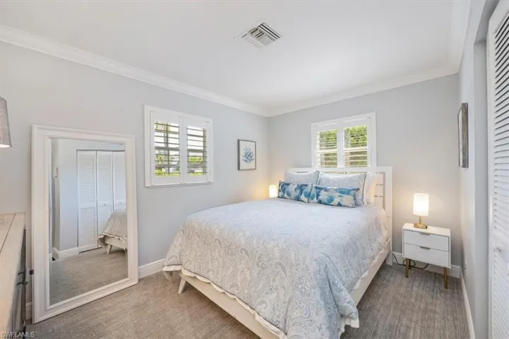 Second bedroom with a Queen sized bed.