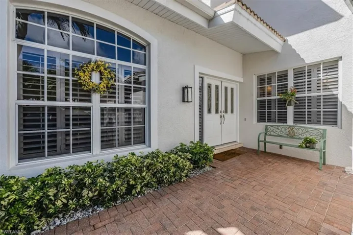 3868  CLIPPER COVE  DR, Naples, FL 34112