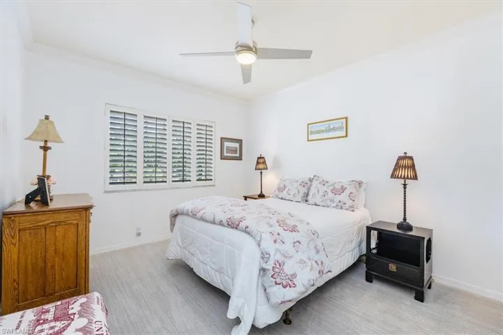 3868  CLIPPER COVE  DR, Naples, FL 34112
