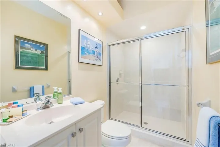 3868  CLIPPER COVE  DR, Naples, FL 34112