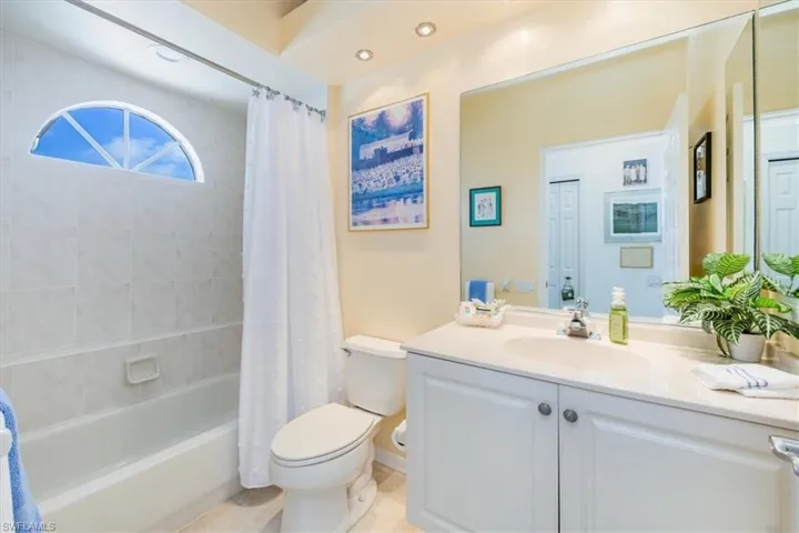 3868  CLIPPER COVE  DR, Naples, FL 34112