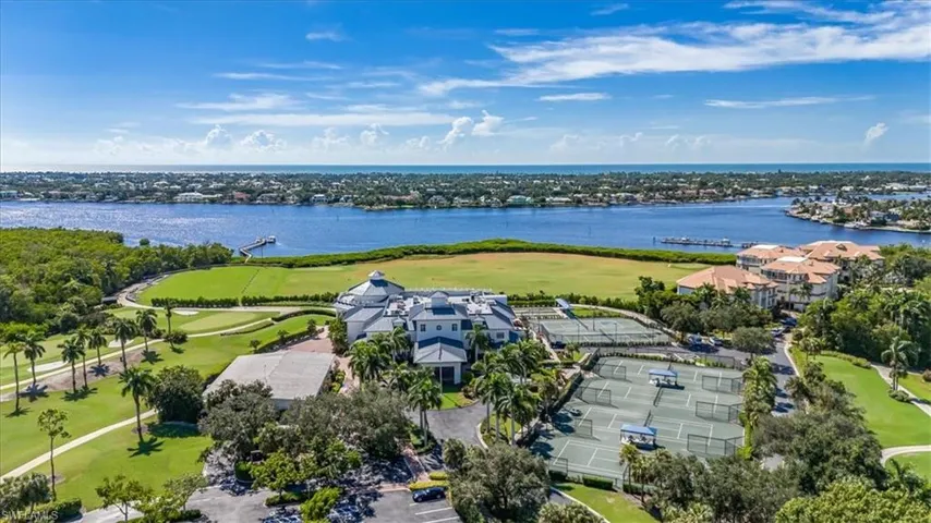 3868  CLIPPER COVE  DR, Naples, FL 34112
