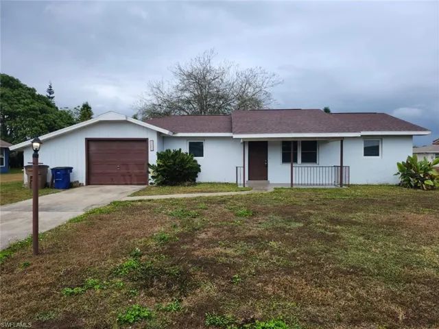 112 Kerr Cir, Lehigh Acres, Florida 33936