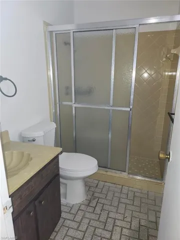 112 Kerr Cir, Lehigh Acres, Florida 33936