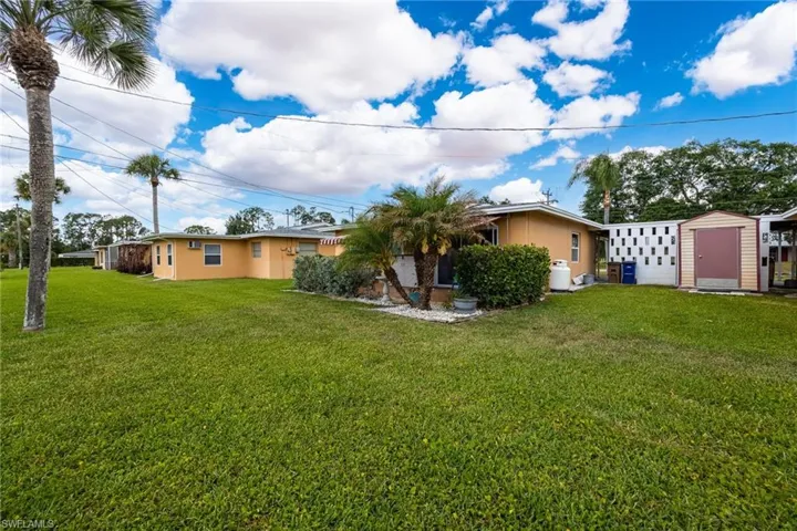 2206 E 6th St, Lehigh Acres, Florida 33936