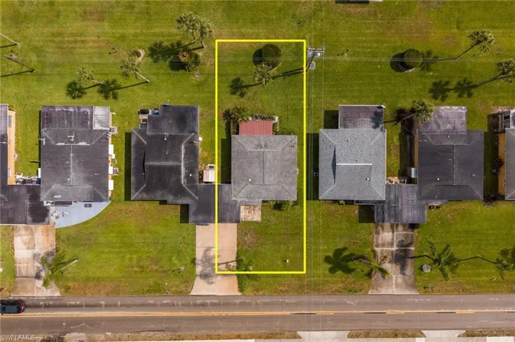 2206 E 6th St, Lehigh Acres, Florida 33936