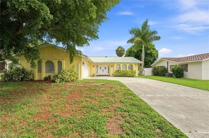902 El Dorado Pkwy E, Cape Coral, Florida 33904