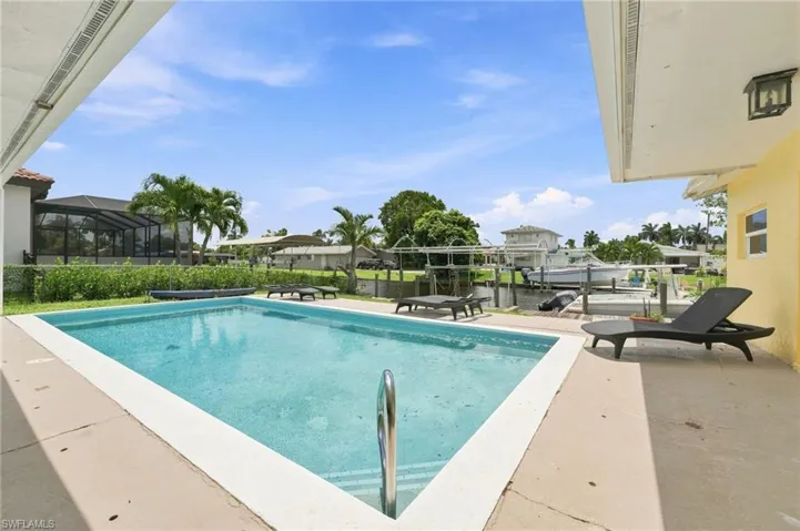 902 El Dorado Pkwy E, Cape Coral, Florida 33904