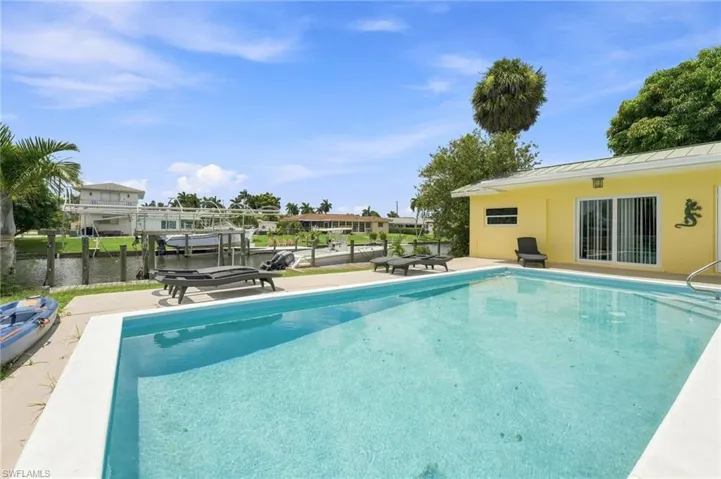 902 El Dorado Pkwy E, Cape Coral, Florida 33904
