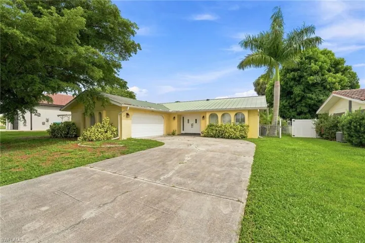 902 El Dorado Pkwy E, Cape Coral, Florida 33904