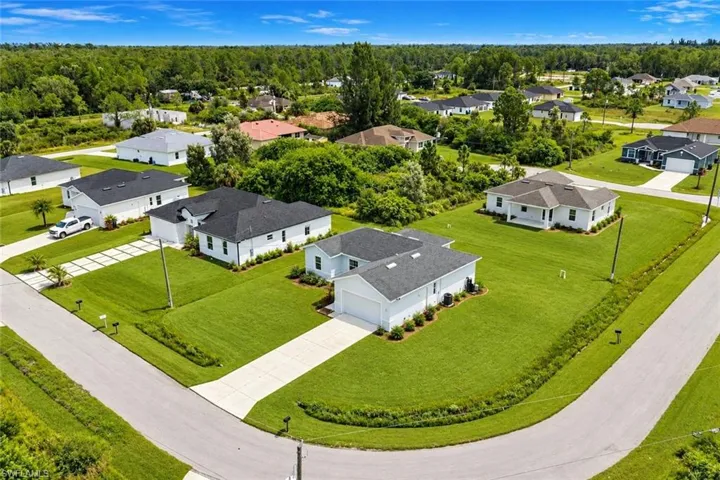 426 Mercedes Ct, Lehigh Acres, Florida 33972