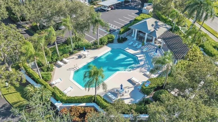 8200 Twelve Oaks Cir 423, Naples, Florida 34113