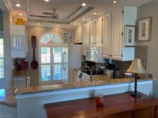 Renovated Kitchen fully equipped