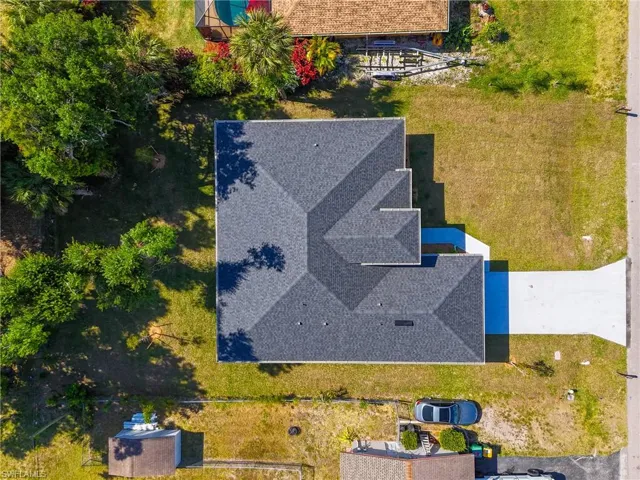 Birds eye view of property