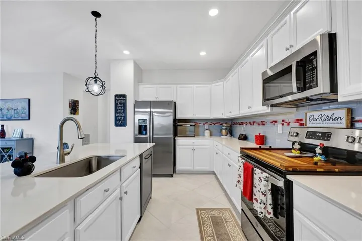 2622 Scarlet Way, Naples, Florida 34120