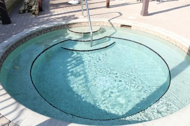 15605 Ocean Walk Cir 303, Fort Myers, Florida 33908