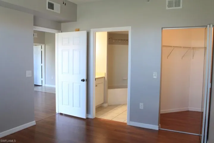 15605 Ocean Walk Cir 303, Fort Myers, Florida 33908