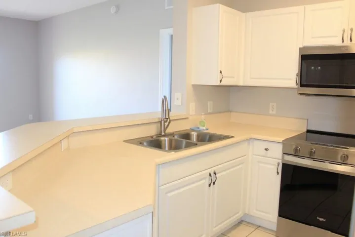 15605 Ocean Walk Cir 303, Fort Myers, Florida 33908