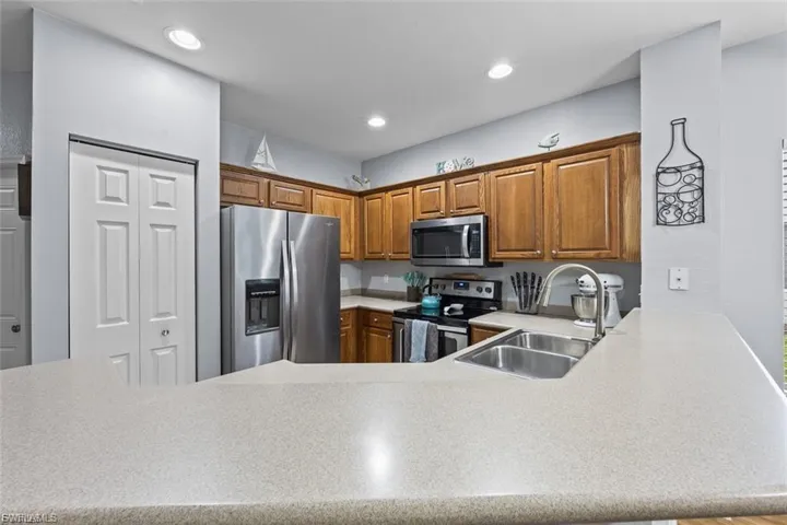 8169 Pacific Beach Dr, Fort Myers, Florida 33966