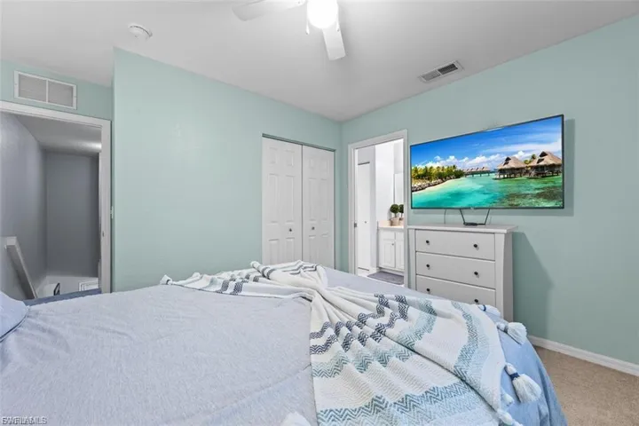 8169 Pacific Beach Dr, Fort Myers, Florida 33966
