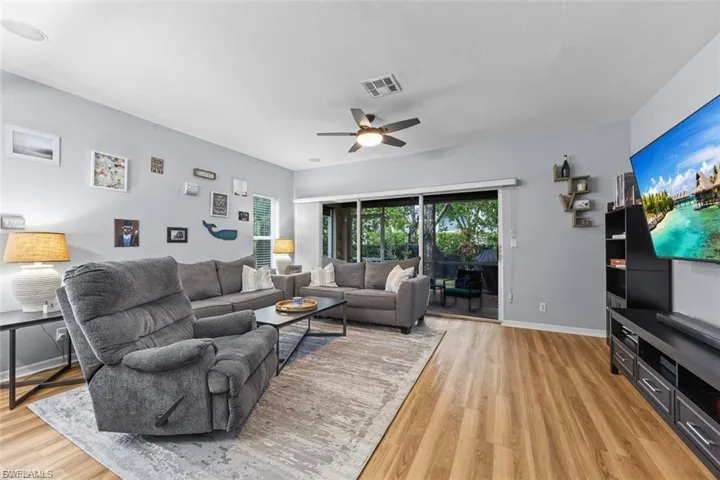 8169 Pacific Beach Dr, Fort Myers, Florida 33966
