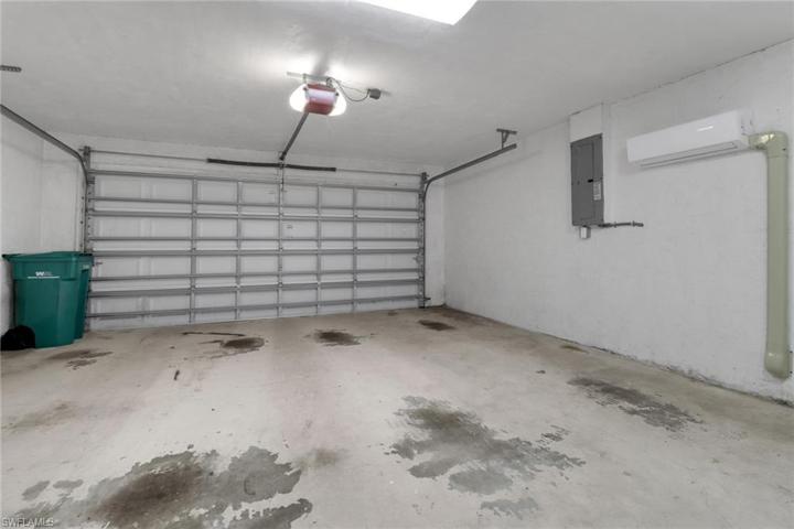 1374  Foxfire  LN, Naples, FL 34104