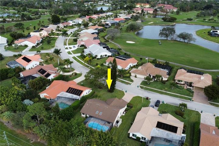 1374  Foxfire  LN, Naples, FL 34104