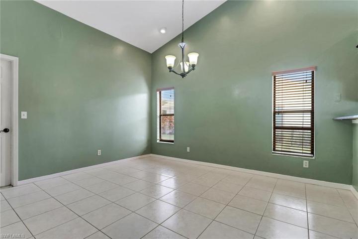 1374  Foxfire  LN, Naples, FL 34104