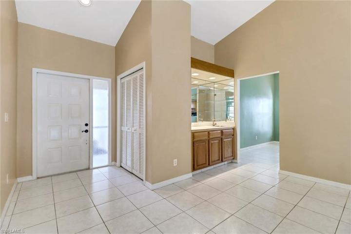 1374  Foxfire  LN, Naples, FL 34104