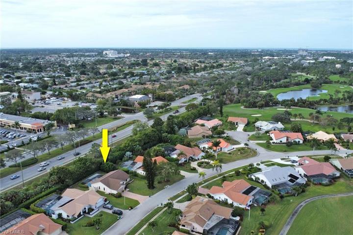 1374  Foxfire  LN, Naples, FL 34104