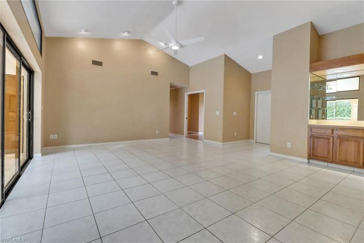 1374  Foxfire  LN, Naples, FL 34104