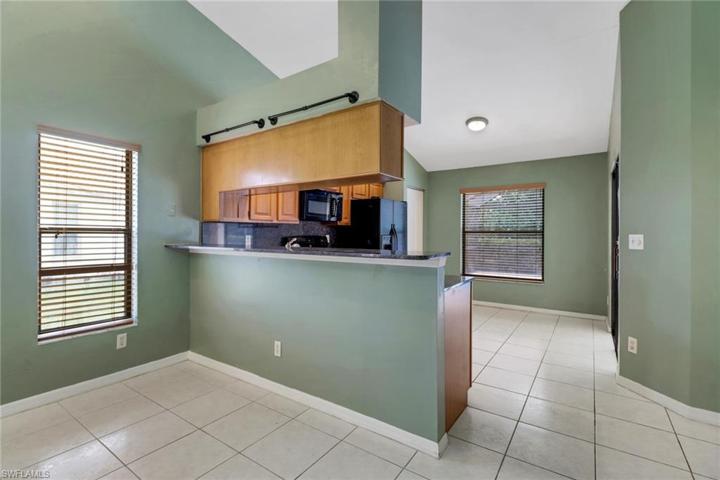 1374  Foxfire  LN, Naples, FL 34104