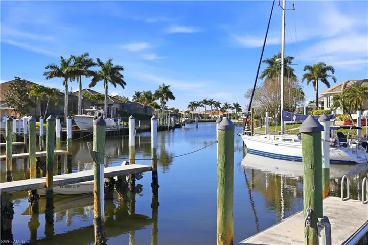 Dock leading out to Charlotte Harbor in minutes - no bridges