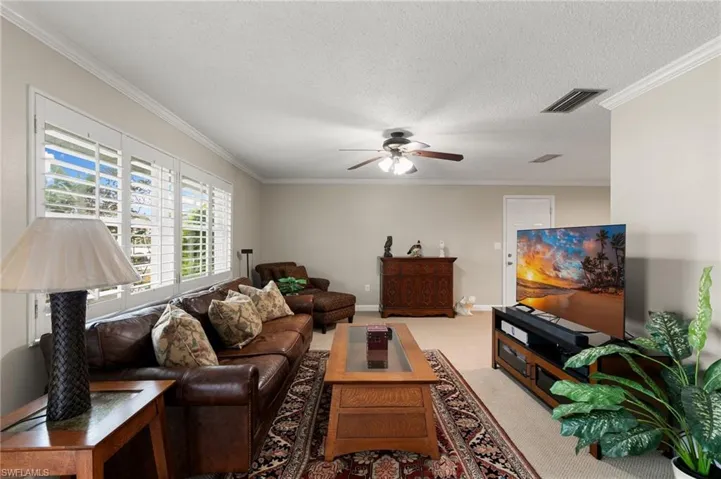212  Potomac  PL, Naples, FL 34112