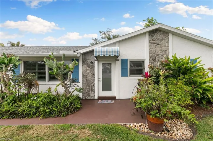 212  Potomac  PL, Naples, FL 34112