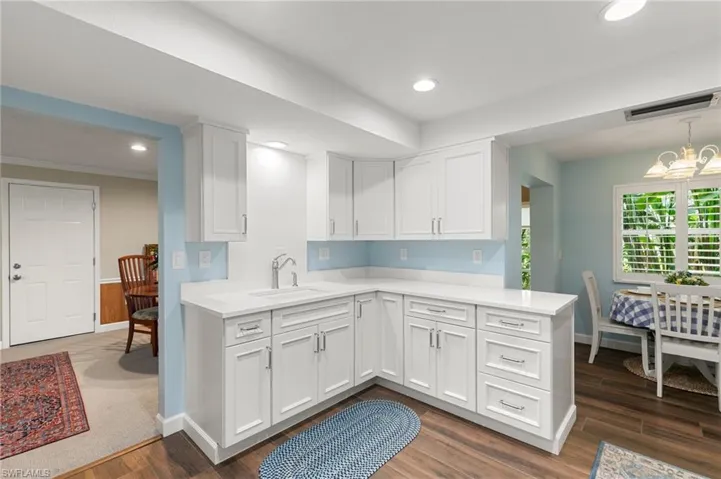 212  Potomac  PL, Naples, FL 34112
