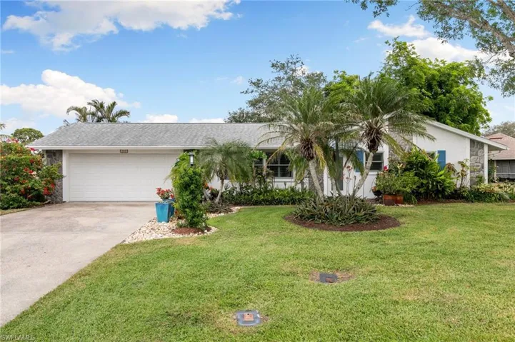212  Potomac  PL, Naples, FL 34112