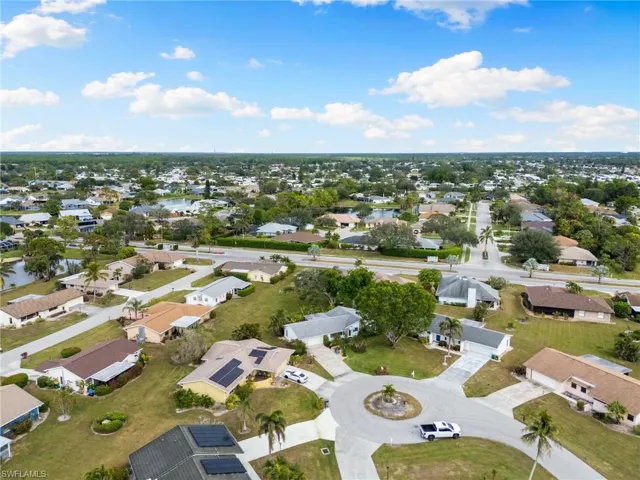 212  Potomac  PL, Naples, FL 34112