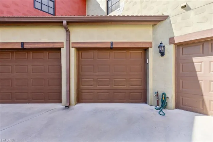 One-Car Garage