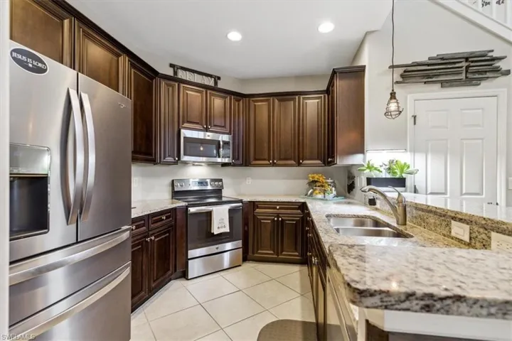 Kitchen Granite Countertops and Stainless Steel Appliances