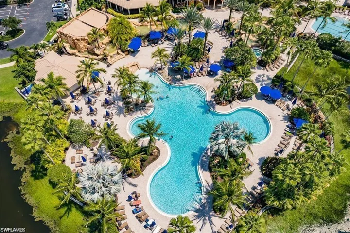 Resort-style Pool