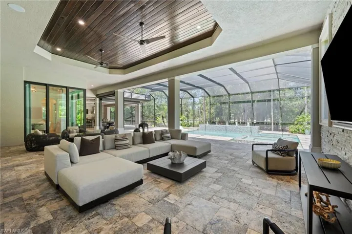 6641 Edgecumbe Dr, Naples, Florida 34119