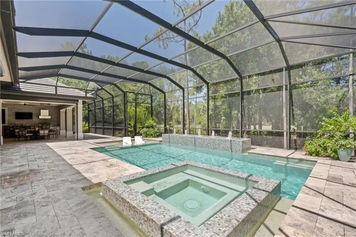 6641 Edgecumbe Dr, Naples, Florida 34119