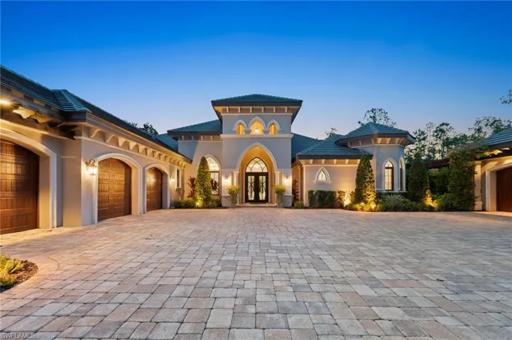 6641 Edgecumbe Dr, Naples, Florida 34119